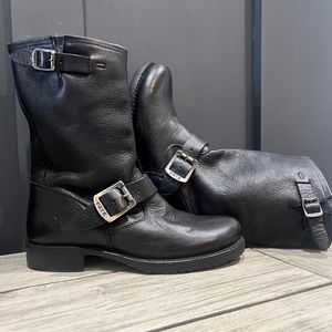 NEW without box Frye Veronica short boot
